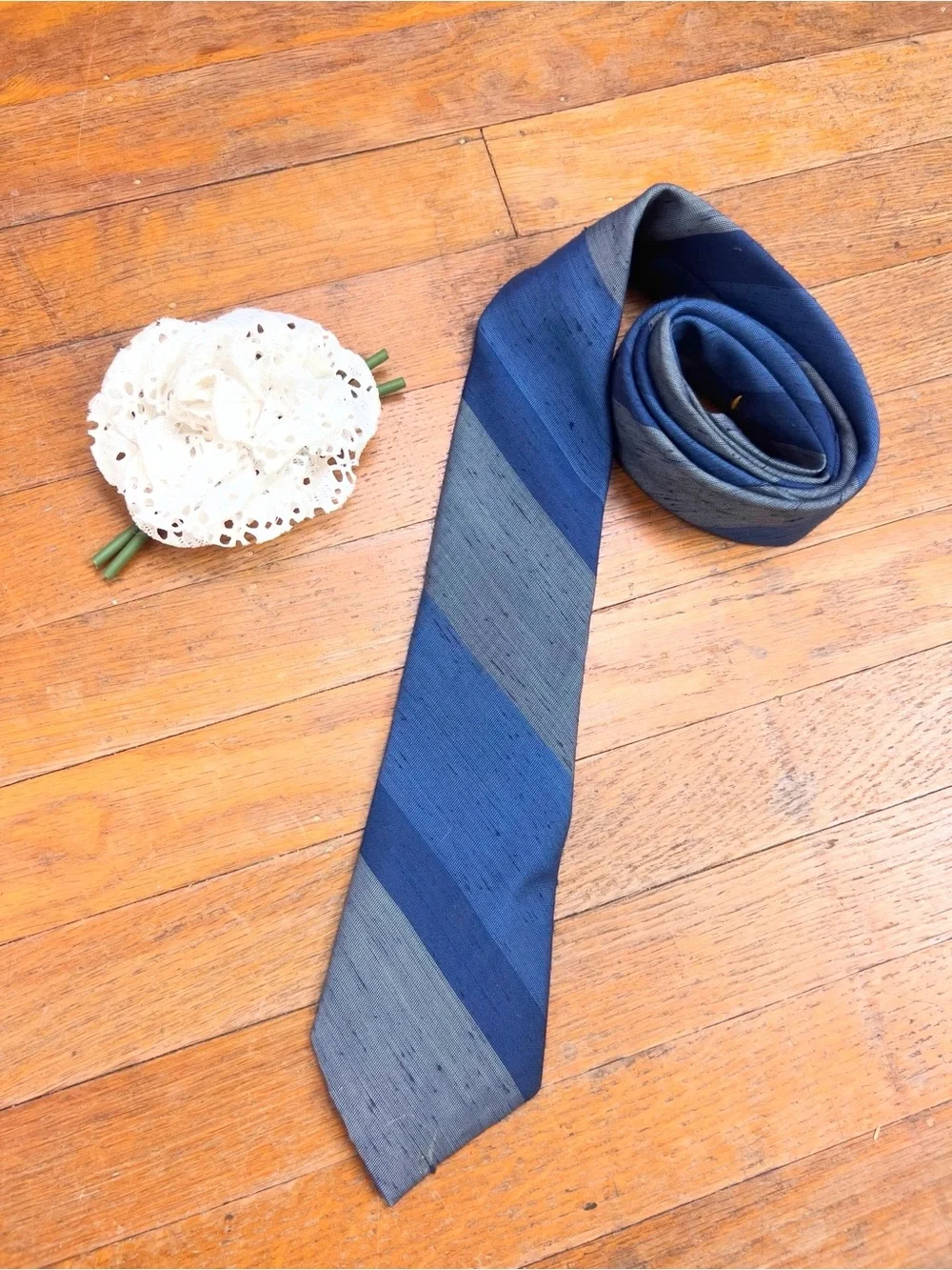 DEADSTOCK Don Loper 60s 70s Vintage Men's Blue & Gray Striped Silk Tie Necktie